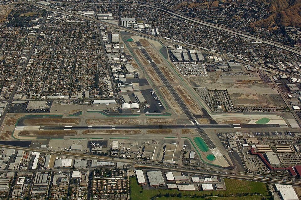 Hollywood Burbank/Bob Hope Airport — airport photograph