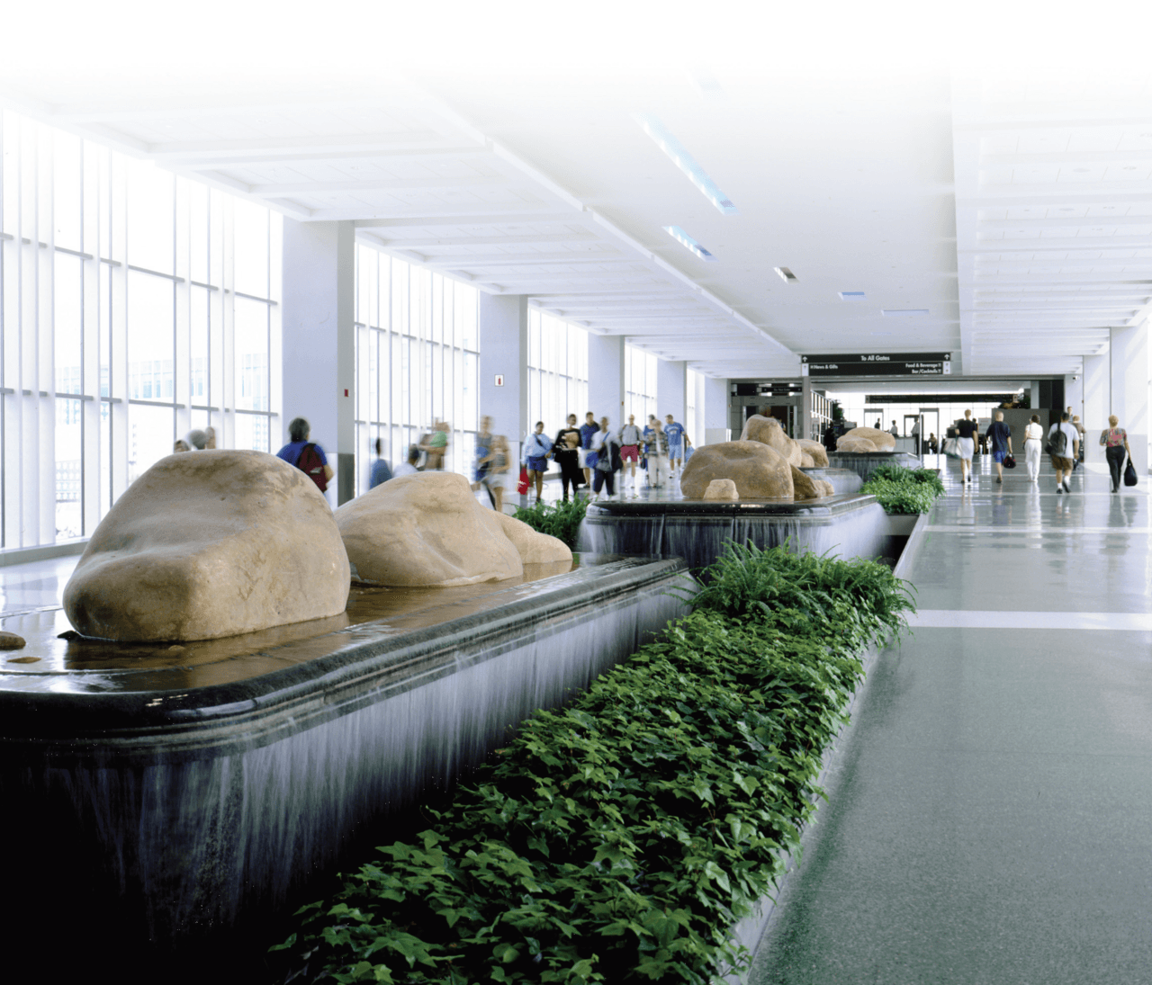 Airport facilities at McGhee Tyson Airport (TYS)