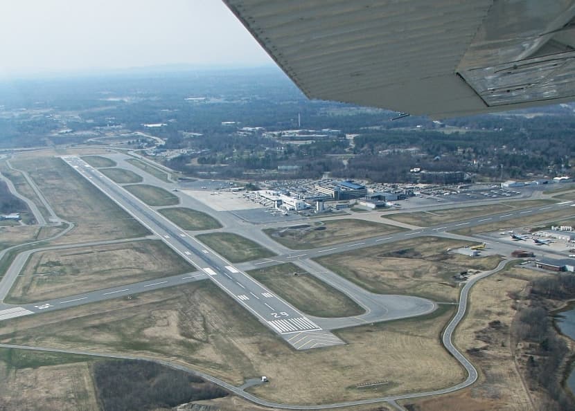 Portland International Jetport — airport photograph