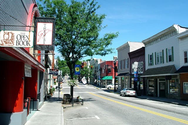 Lewisburg, West Virginia — city view