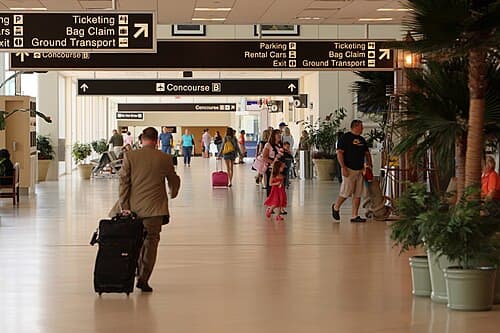 Airport facilities at Southwest Florida International Airport (RSW)