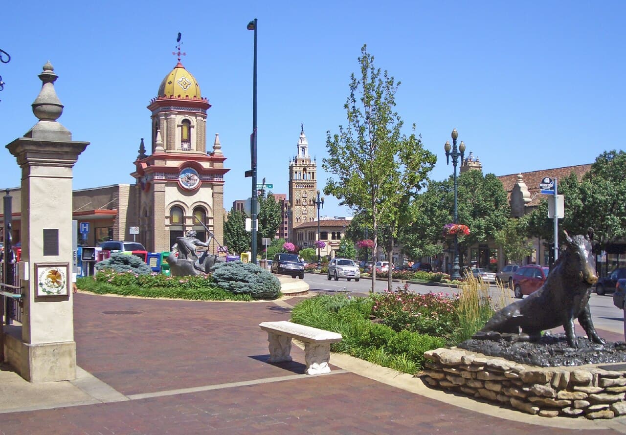 Kansas City Country Club Plaza, Missouri — destination view