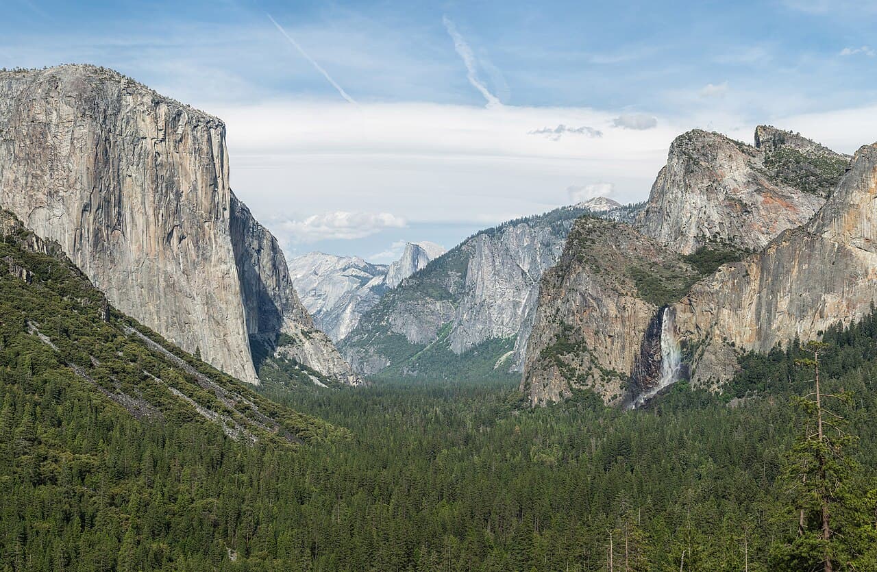 Yosemite Gateway, California — destination view