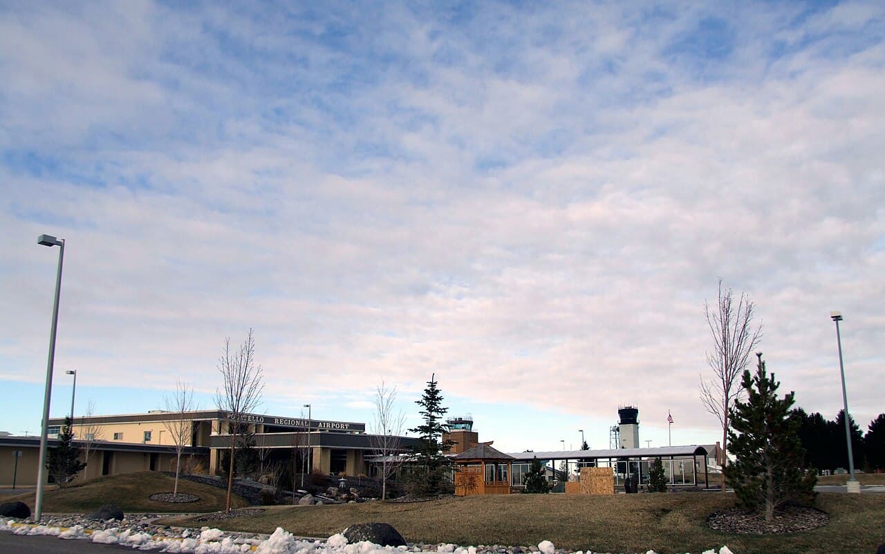 Airport facilities at Pocatello Regional Airport (PIH)