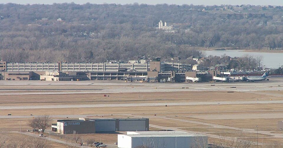 Eppley Airfield — airport photograph