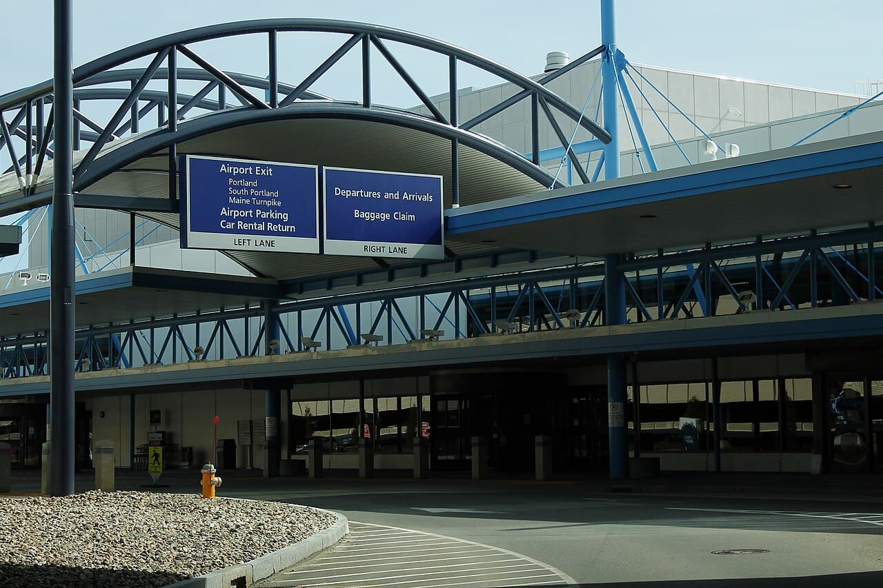 Airport facilities at Portland International Jetport (PWM)