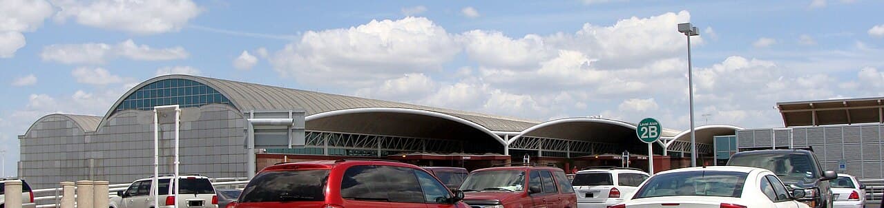 Airport facilities at San Antonio International Airport (SAT)