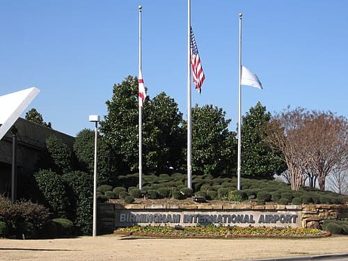 Airport facilities at Birmingham-Shuttlesworth International Airport (BHM)