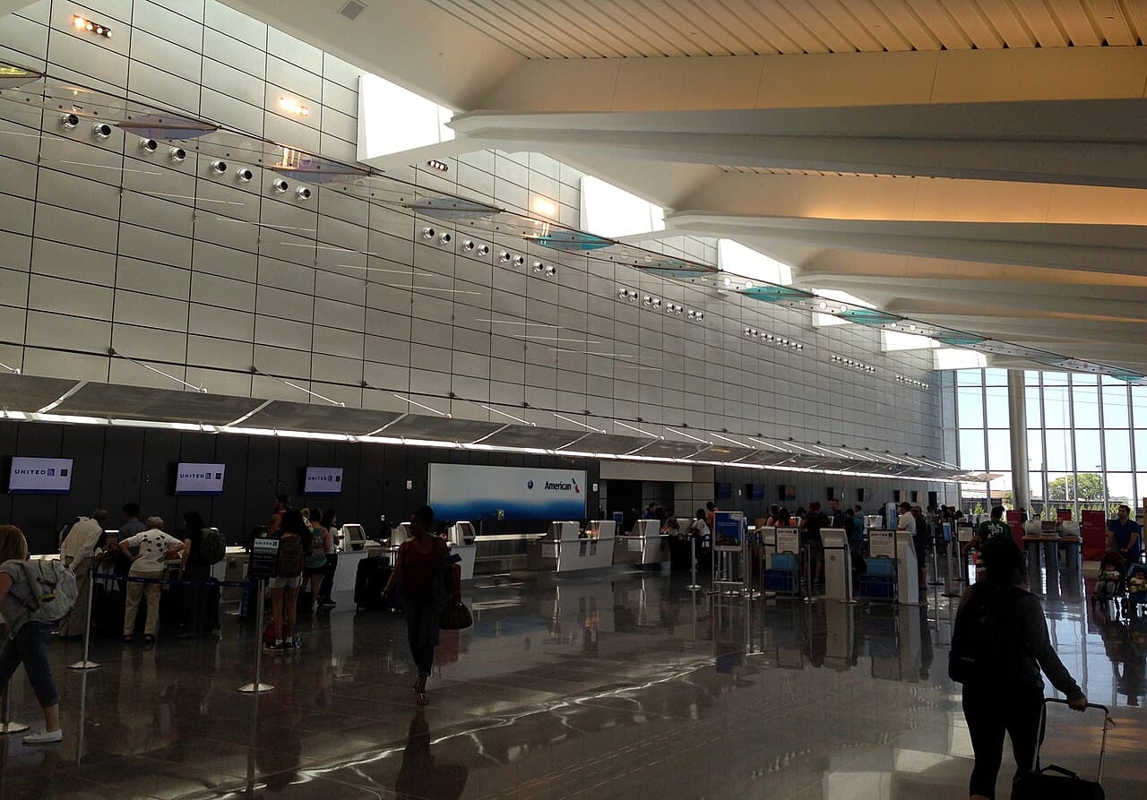 Airport facilities at Wichita Dwight D. Eisenhower National Airport (ICT)