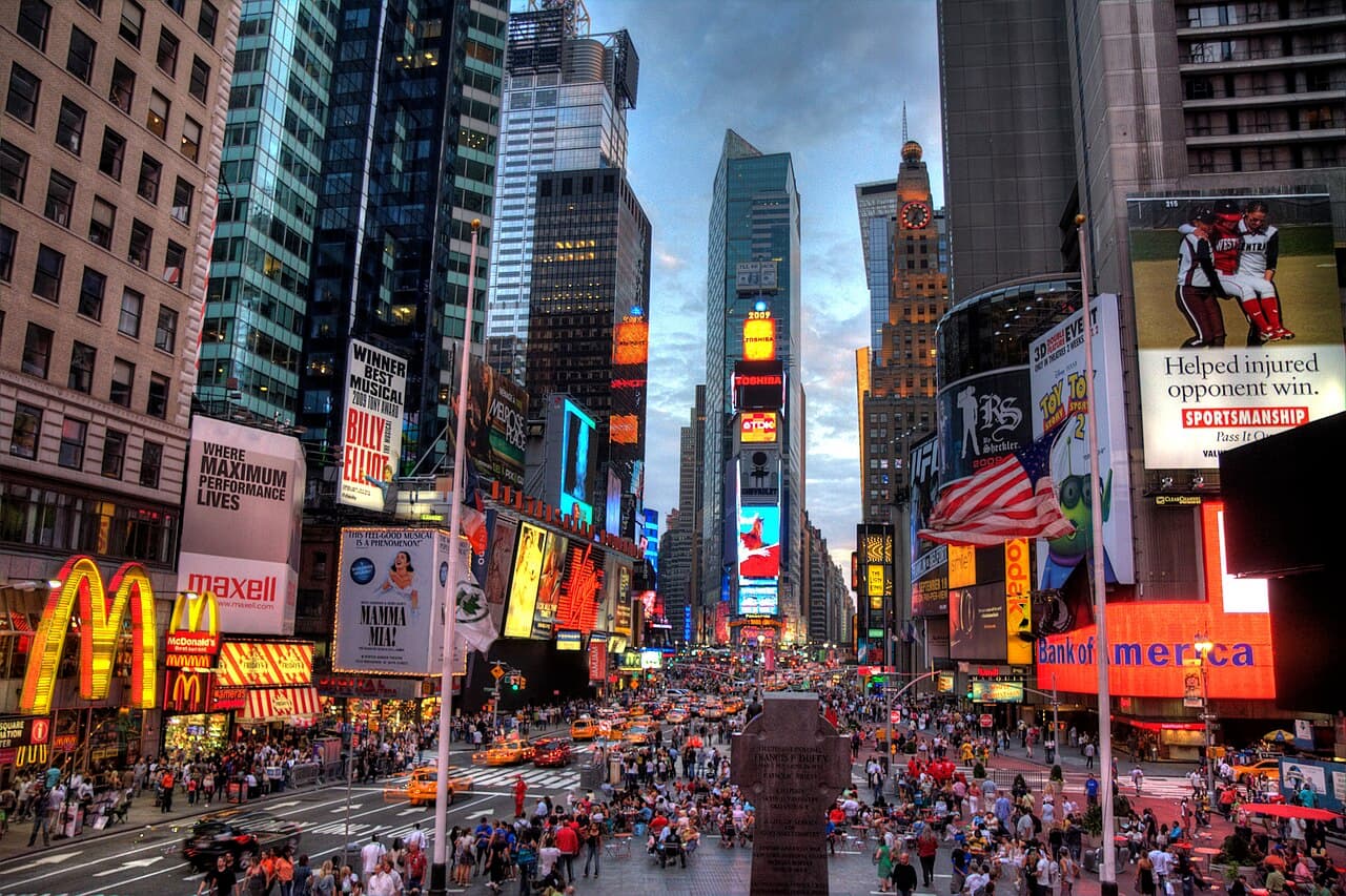 Manhattan Broadway & Times Square, New York — destination view