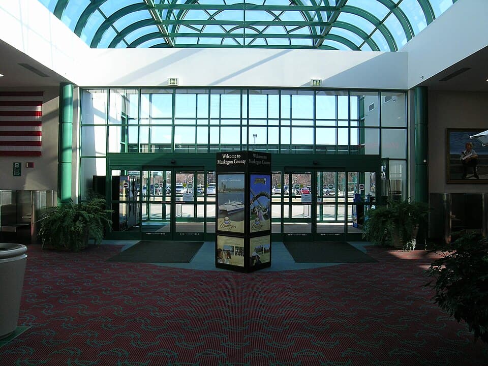 Muskegon County Airport — airport photograph