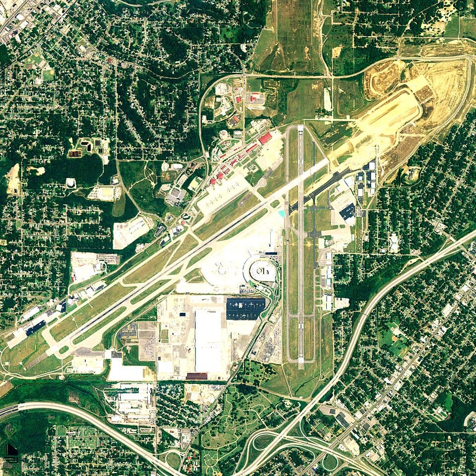 Birmingham-Shuttlesworth International Airport — airport photograph