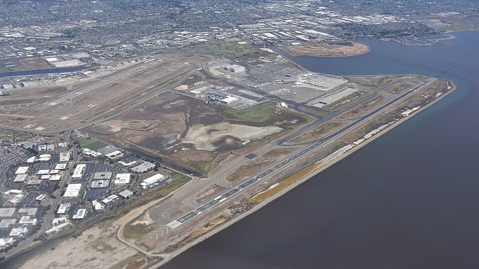 Oakland San Francisco Bay Airport — airport photograph