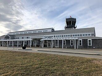 Martha's Vineyard Airport — airport photograph