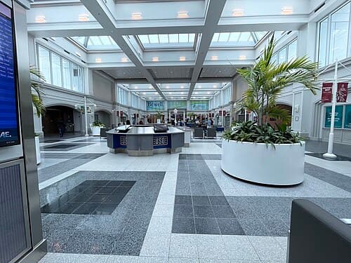 Airport facilities at Columbia Metropolitan Airport (CAE)