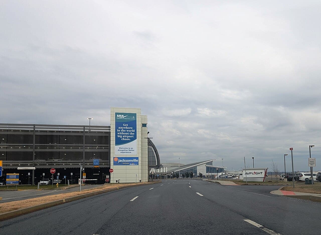 Airport facilities at Harrisburg International Airport (MDT)