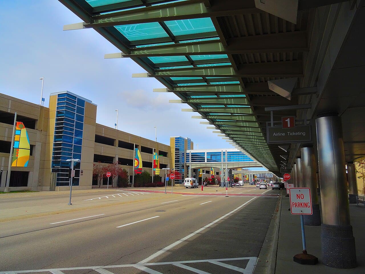 Airport facilities at Dane County Regional Truax Field (MSN)