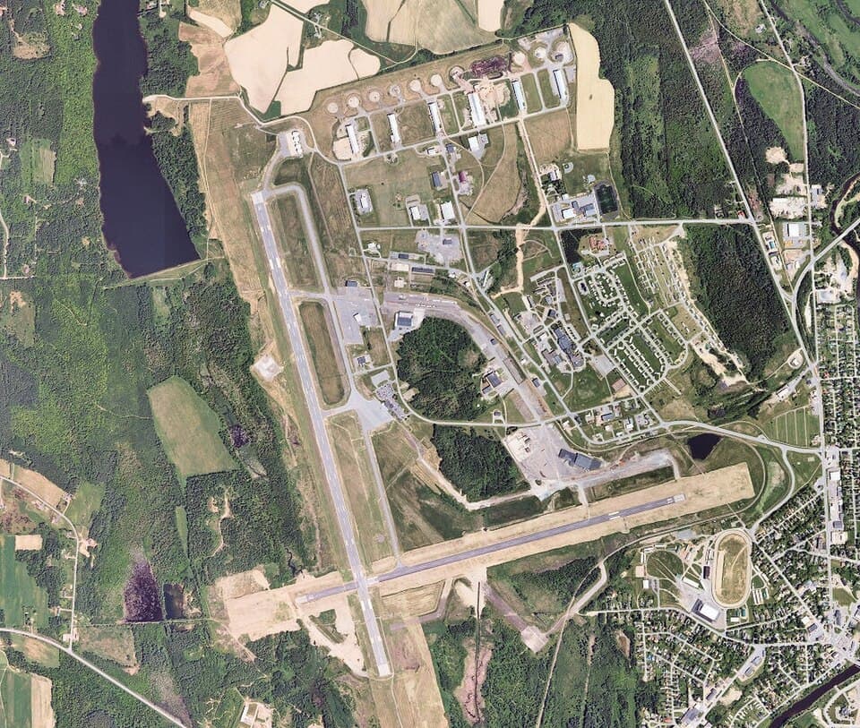 Presque Isle International Airport — airport photograph