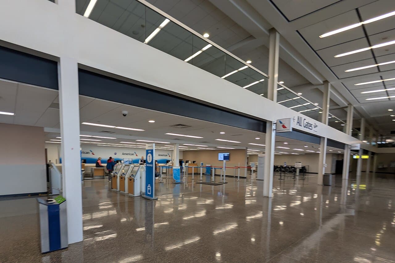 Airport facilities at Tulsa International Airport (TUL)