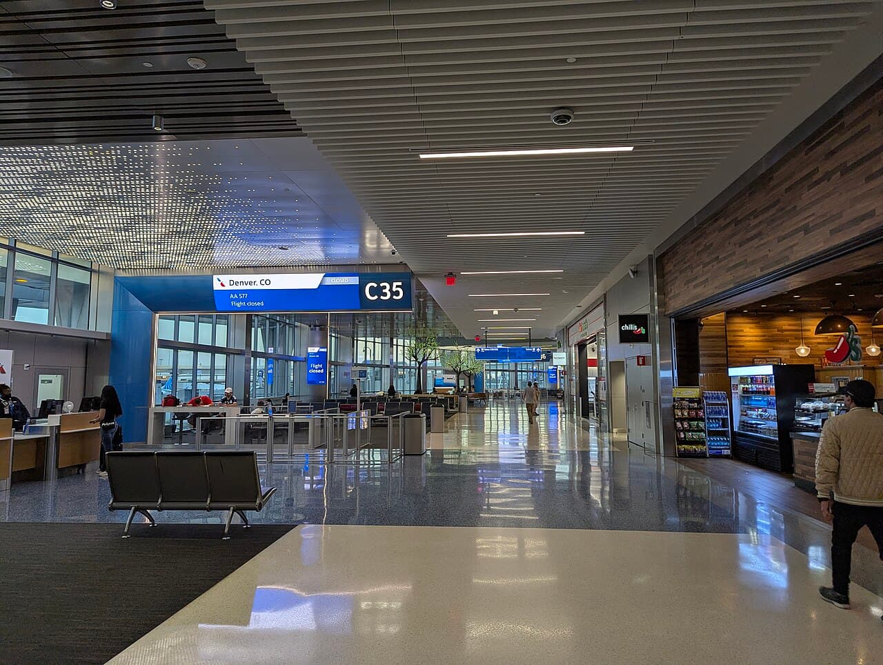 Airport facilities at Dallas Fort Worth International Airport (DFW)