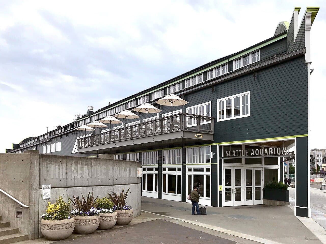 Seattle Waterfront & Aquarium, Washington — destination view