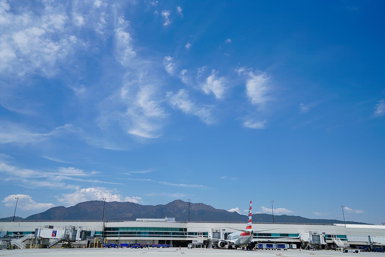 Airport facilities at Ontario International Airport (ONT)