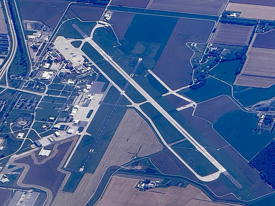 Sioux Gateway Airport / Brigadier General Bud Day Field — airport photograph