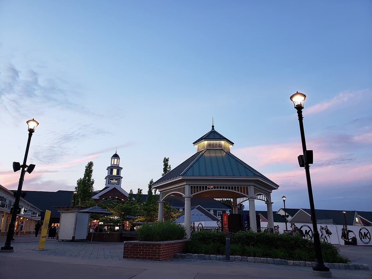 Woodbury Common Premium Outlets, New York — destination view