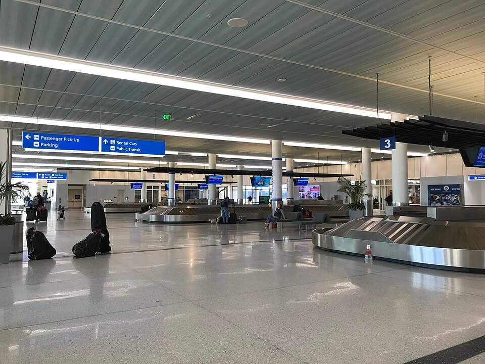 Charleston International Airport — airport photograph