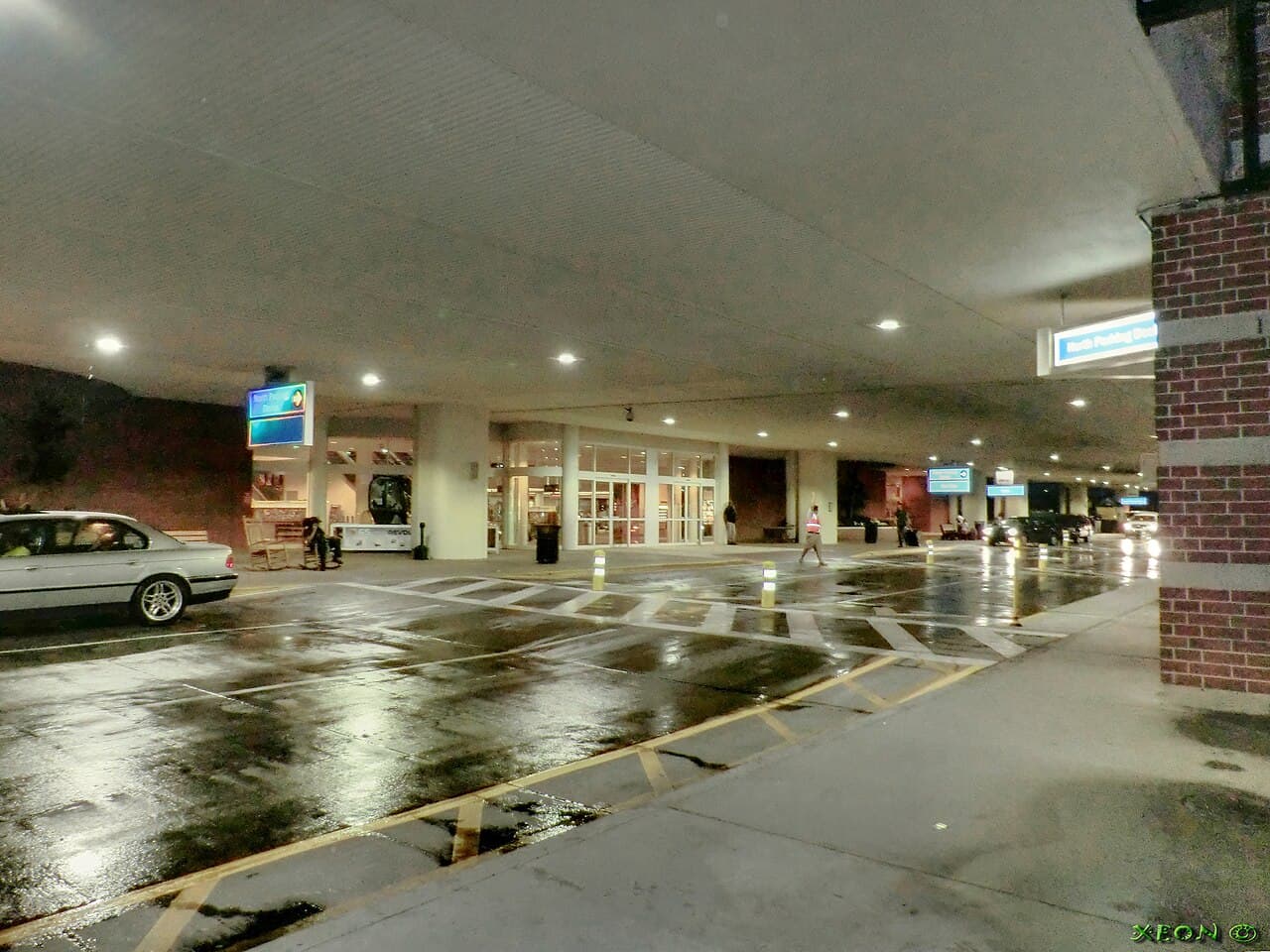Airport facilities at Savannah Hilton Head International Airport (SAV)