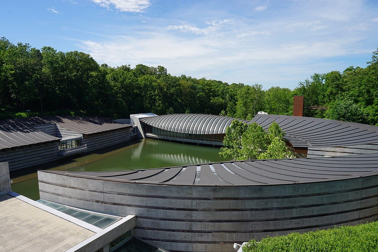Crystal Bridges Museum, Arkansas — destination view