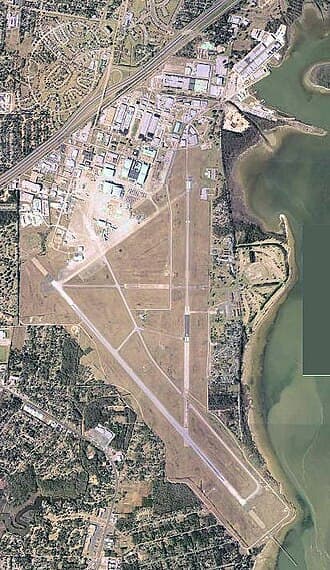 Mobile Downtown Airport — airport photograph