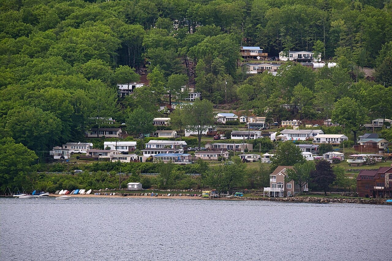Lake Winnipesaukee, New Hampshire — destination view