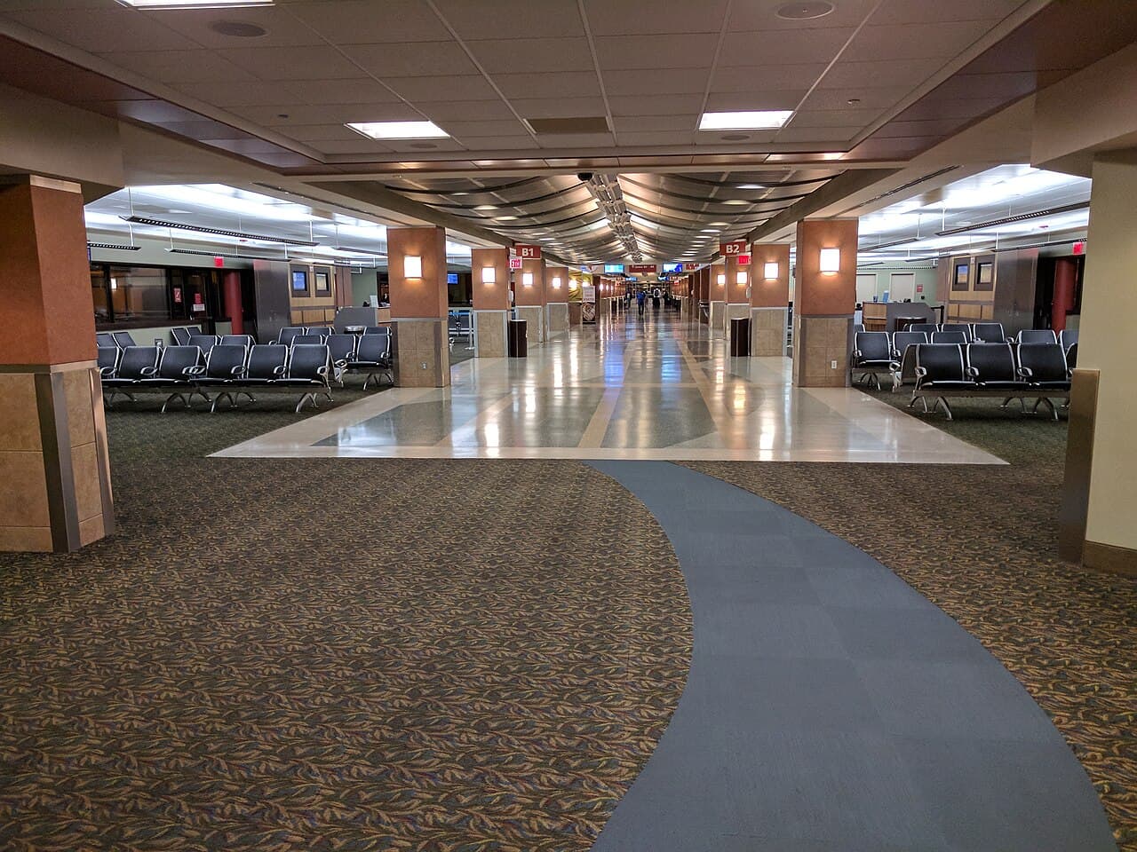 Airport facilities at Blue Grass Airport (LEX)