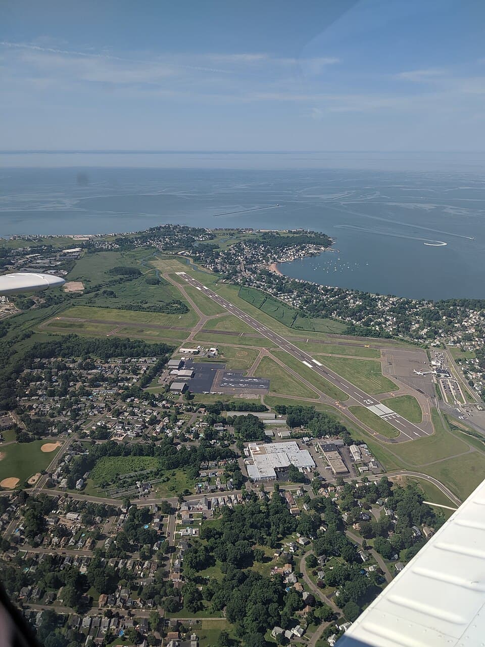 Tweed New Haven Airport — airport photograph