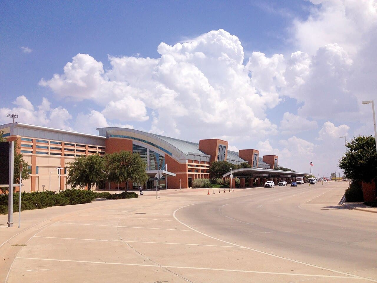 Airport facilities at Midland International Air and Space Port (MAF)