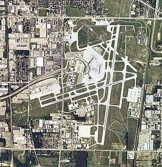 General Mitchell International Airport — airport photograph