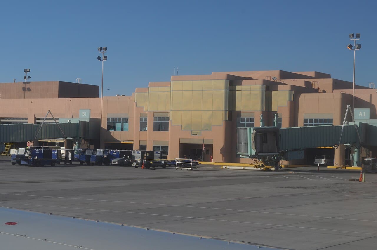 Airport facilities at Albuquerque International Sunport (ABQ)