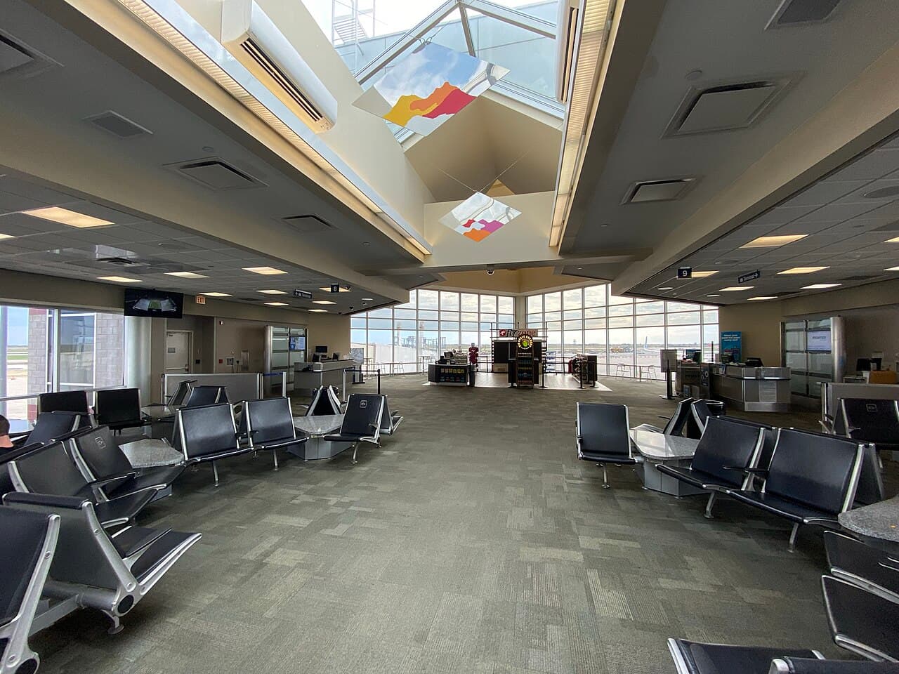 Airport facilities at The Eastern Iowa Airport (CID)