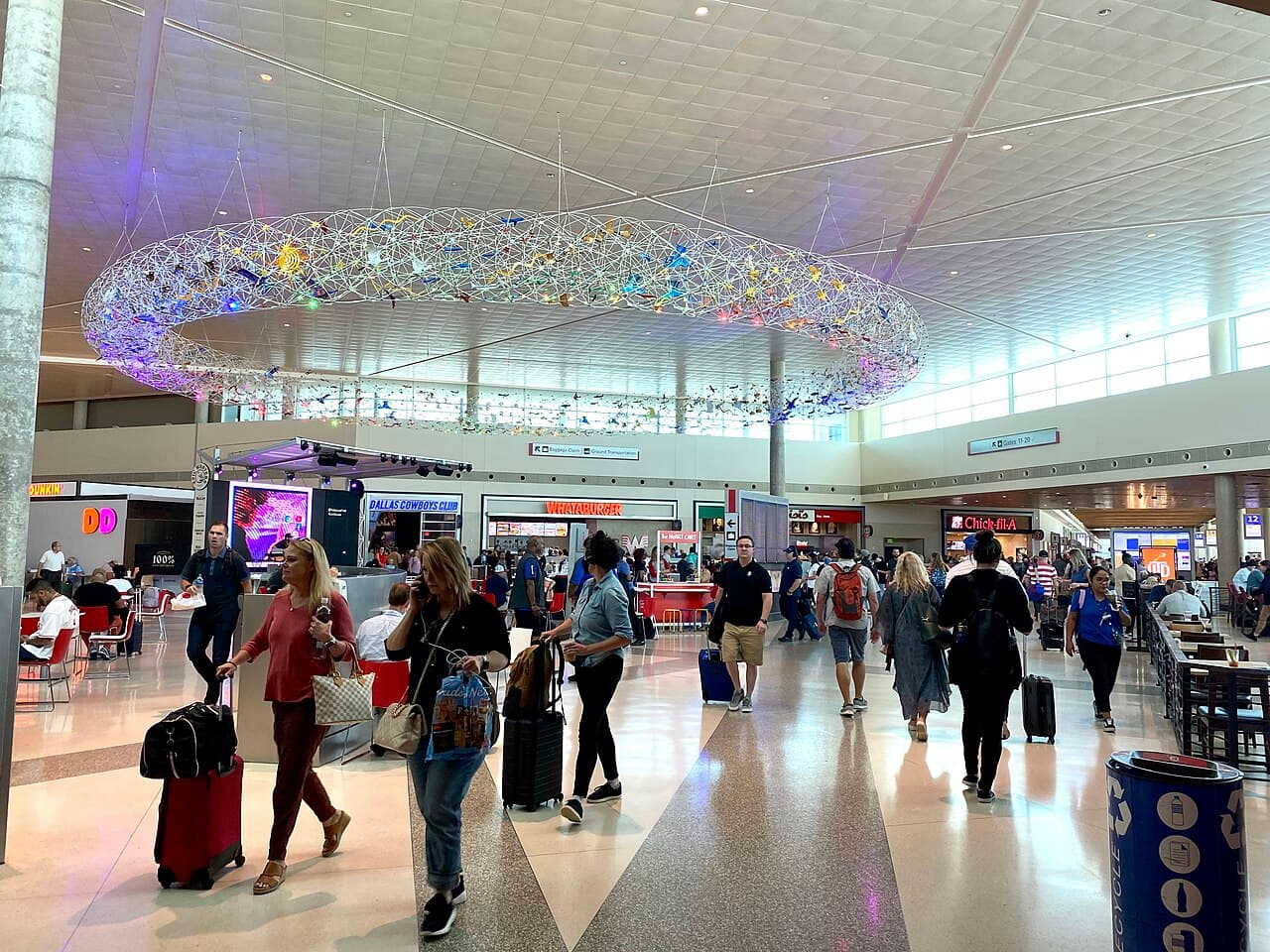 Airport facilities at Dallas Love Field (DAL)