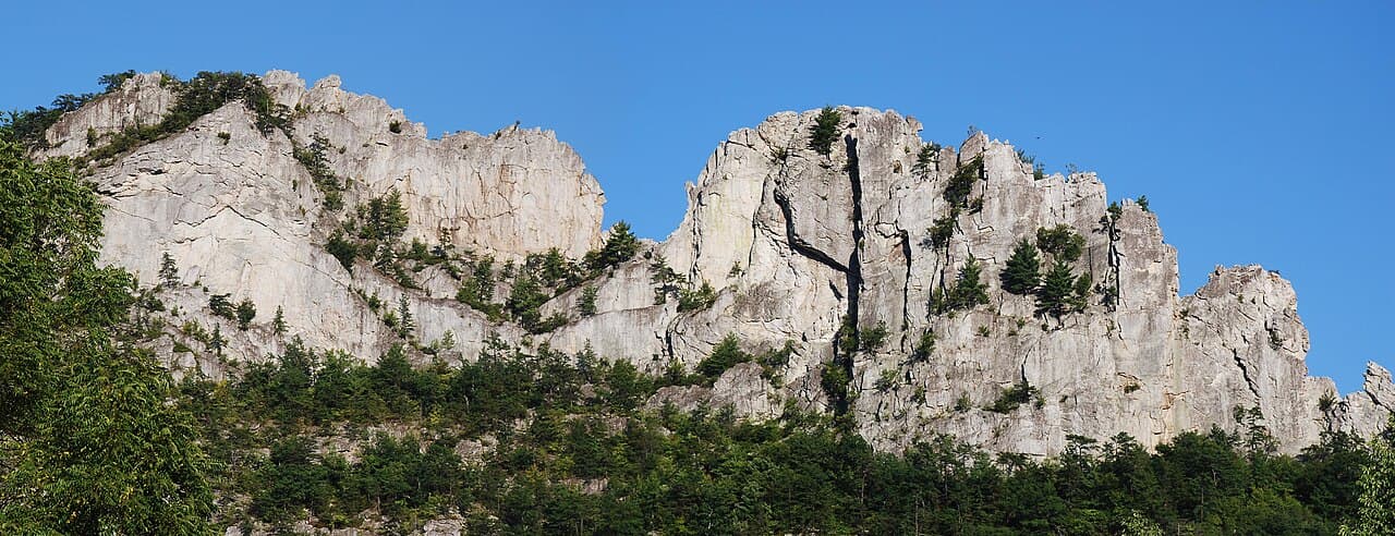 Seneca Rocks, West Virginia — destination view