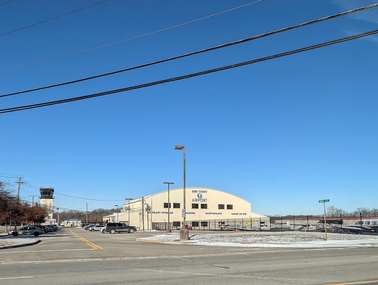 Airport facilities at Essex County Airport (CDW)