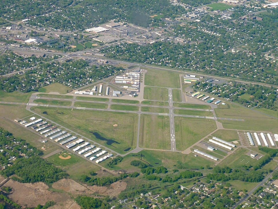 Crystal Airport — airport photograph
