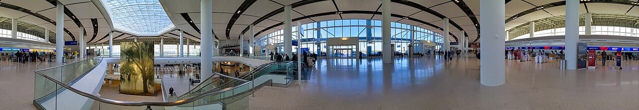Airport facilities at Louis Armstrong New Orleans International Airport (MSY)
