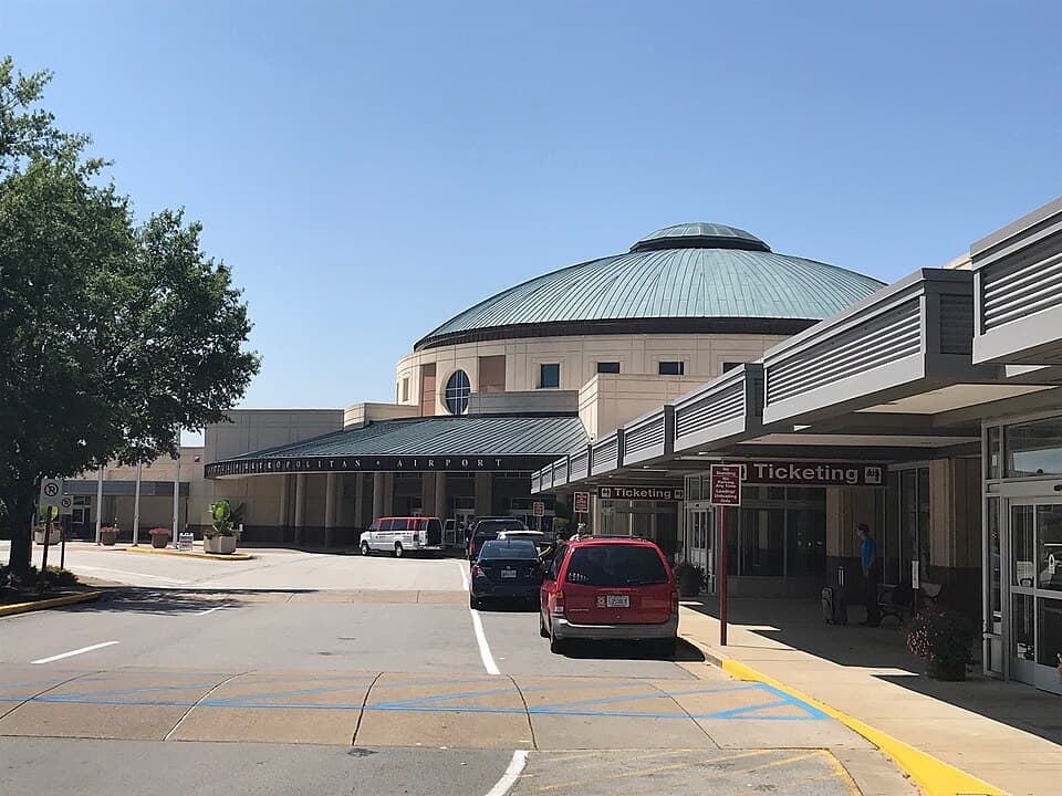 Chattanooga Metropolitan Airport (Lovell Field) — airport photograph