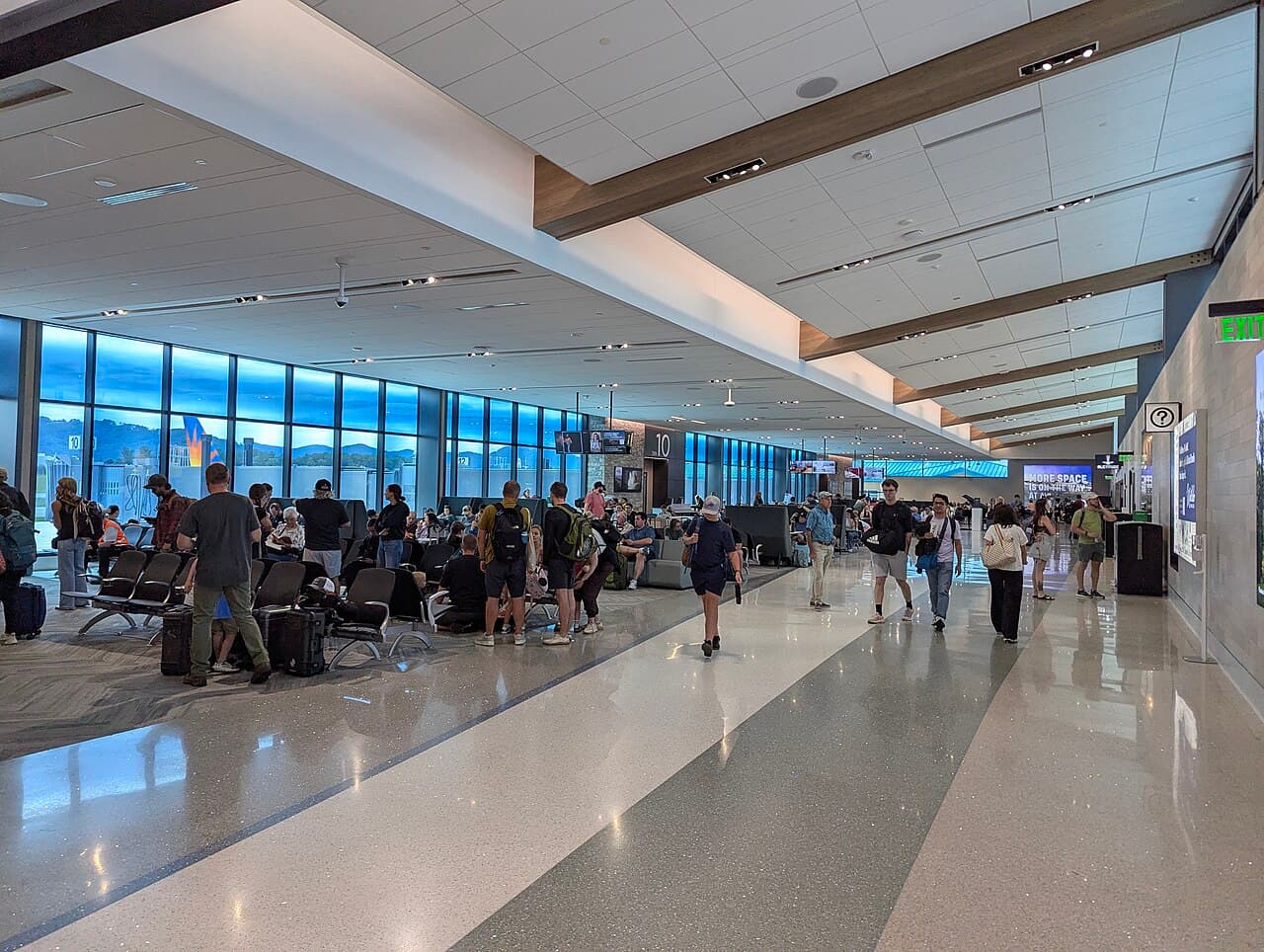 Airport facilities at Asheville Regional Airport (AVL)