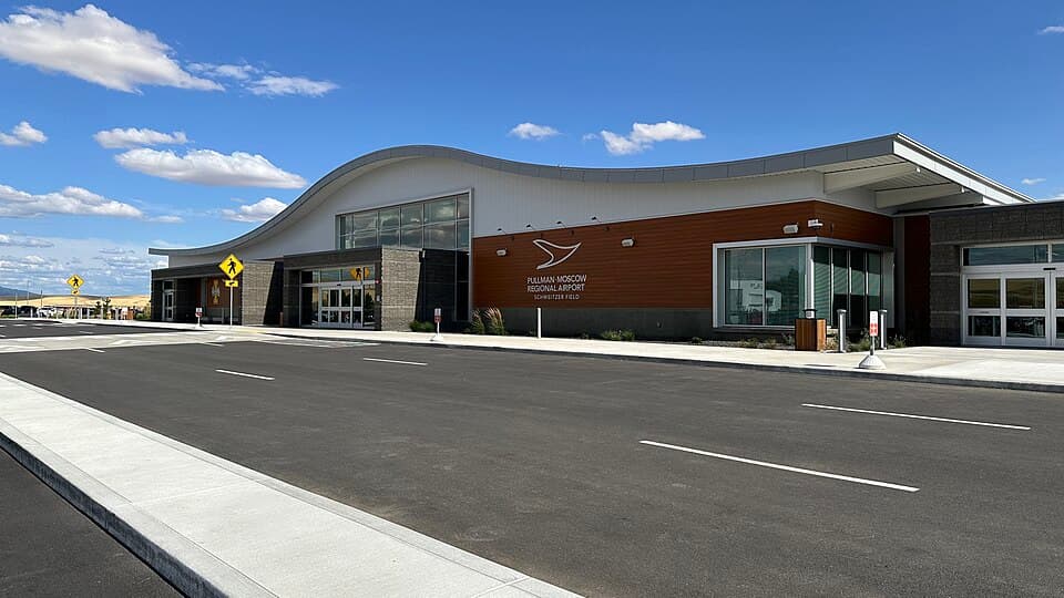 Pullman-Moscow Regional Airport — airport photograph