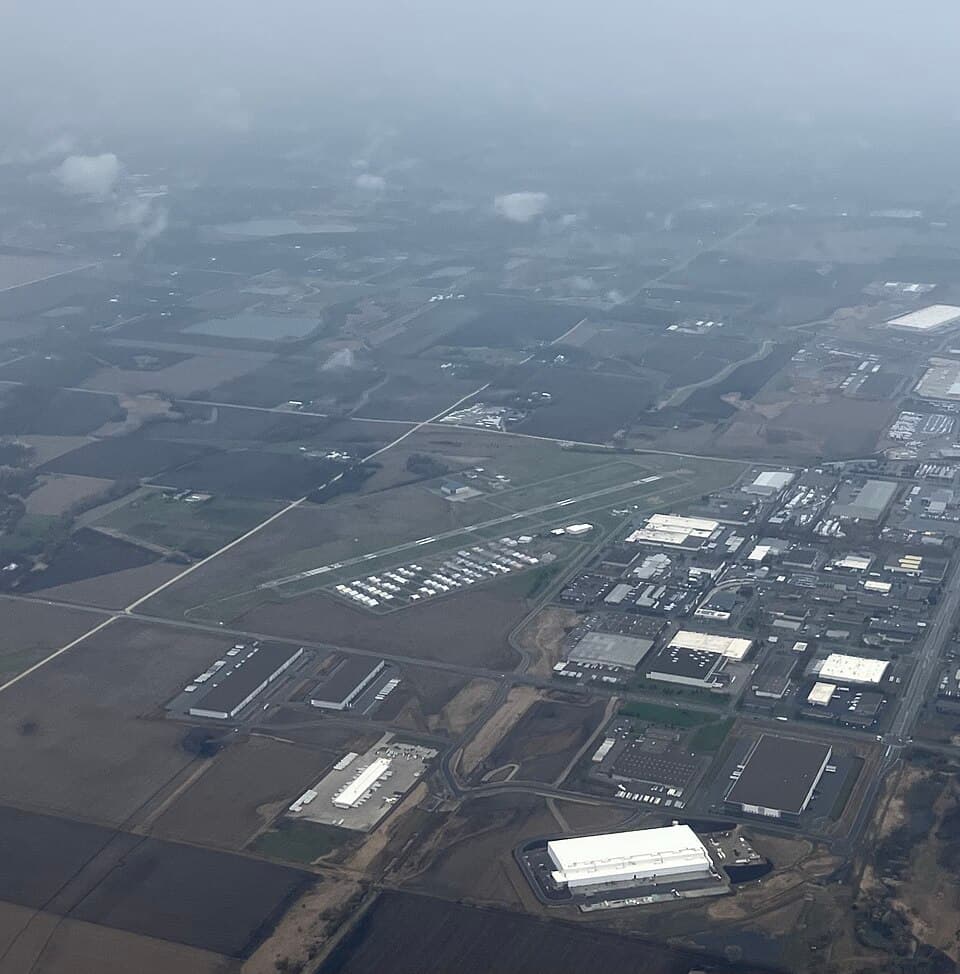 Airlake Airport — airport photograph