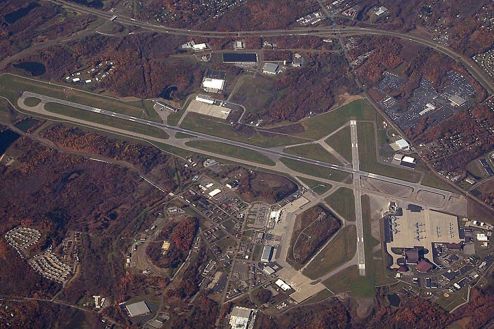 New York Stewart International Airport — airport photograph