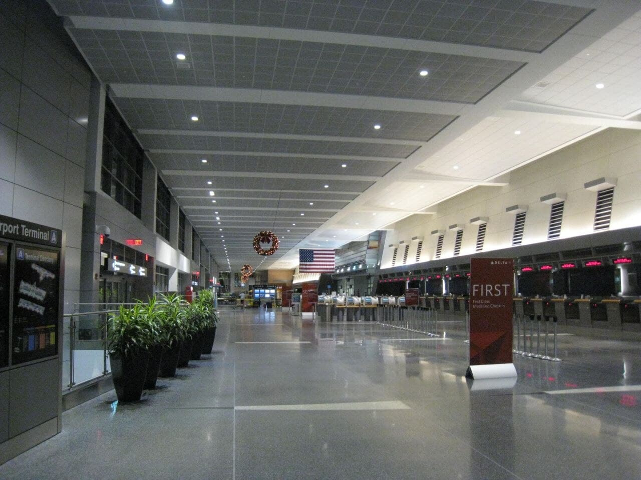 Airport facilities at Boston Logan International Airport (BOS)
